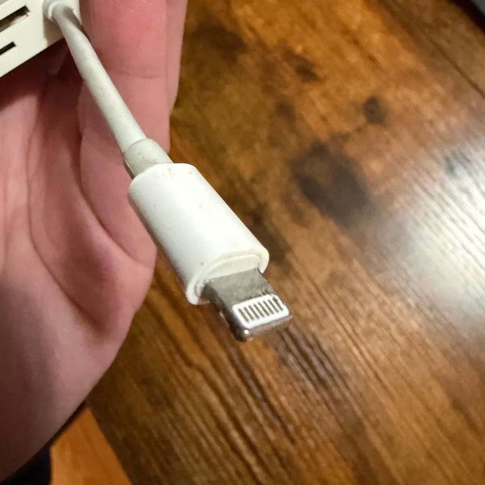 White Multi-Card/Camera Adapter Cable